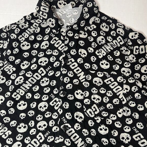 Goonies All Over Print AOP Men's Short Shirt Sleeve Shirt Size Small - Picture 1 of 9